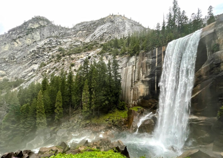 vernal falls trail